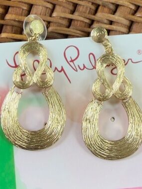 Lilly Pulitzer NWT Gold Textured Loop Drop Earrings - Pierced / Post